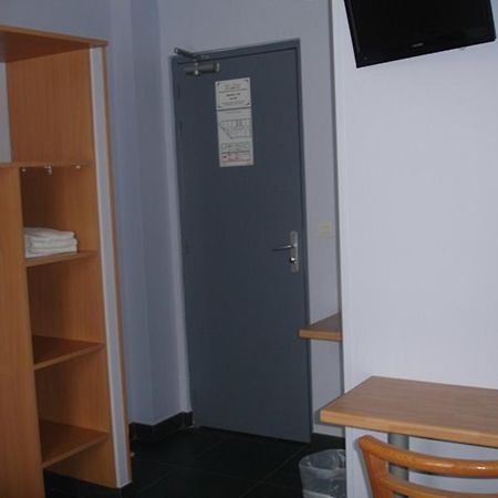 Hotel Moderne Nanterre Zewnętrze zdjęcie