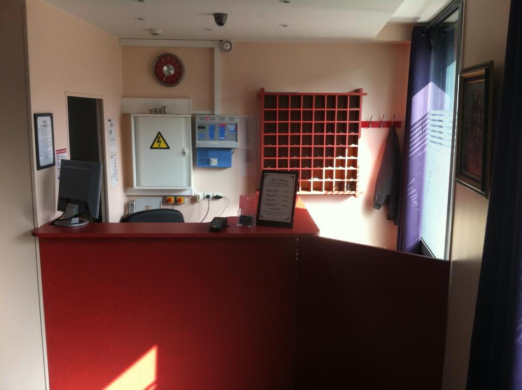 Hotel Moderne Nanterre Zewnętrze zdjęcie