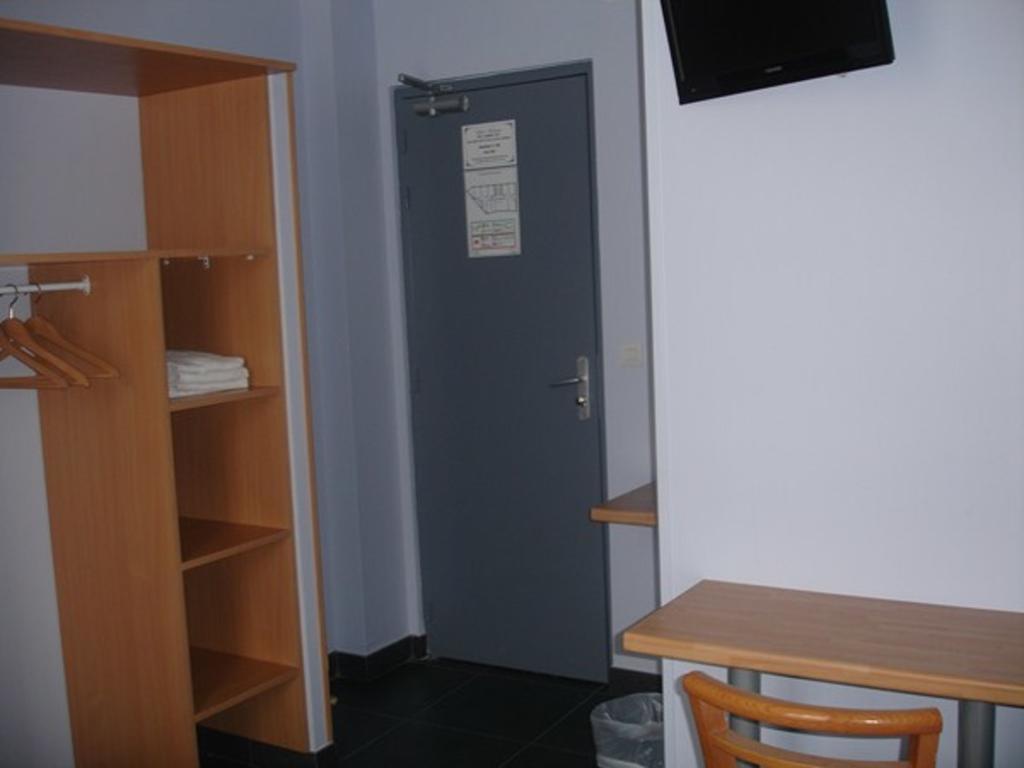 Hotel Moderne Nanterre Zewnętrze zdjęcie